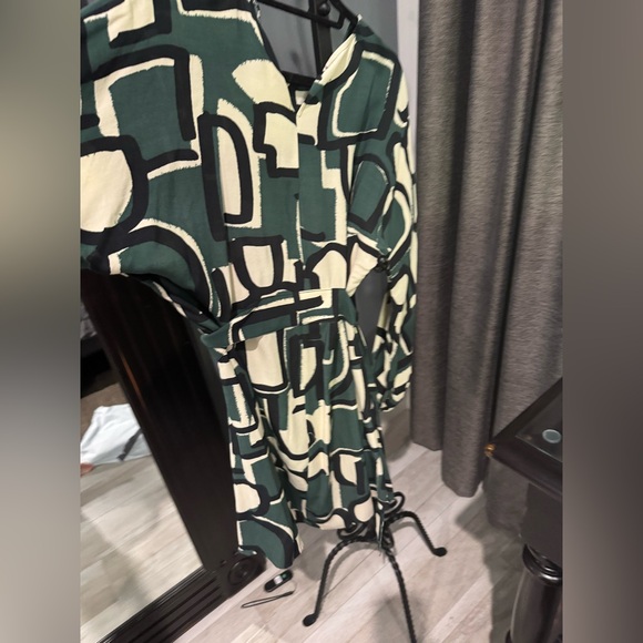 Zara the Frida dress..gorgeous Green and Cream long sleeve Dress..brand new - Picture 4 of 6